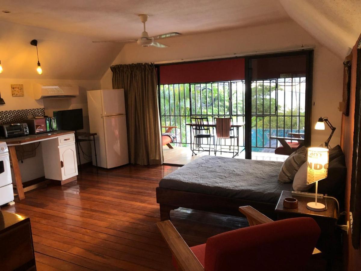 Cockatoo Studio Apartments Manuel Antonio Bagian luar foto